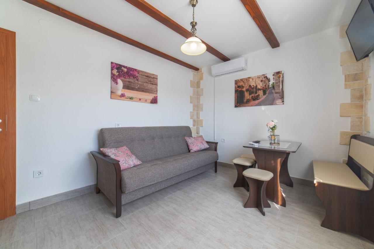 Holiday Home Sego With Private Pool Veliki Brocanac Экстерьер фото