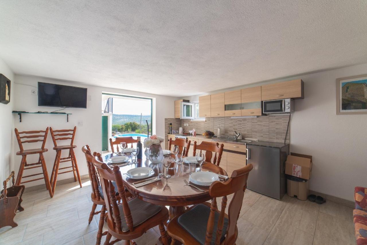 Holiday Home Sego With Private Pool Veliki Brocanac Экстерьер фото